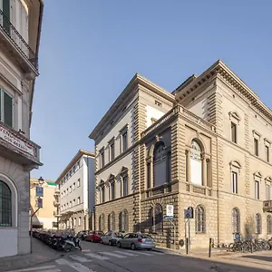 https://chic-and-spacious-ensuite-bedrooms-at-s4-stays-in-the.it-tuscanyhotel.com