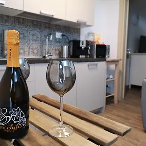 https://frida-one-bedroom-apartment-by-piazza-duomo.sicilyhotelsitaly.net
